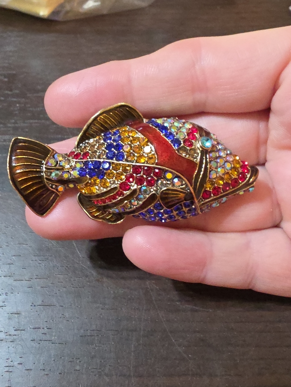 A151- Multicolor Jeweled Fish Brooch